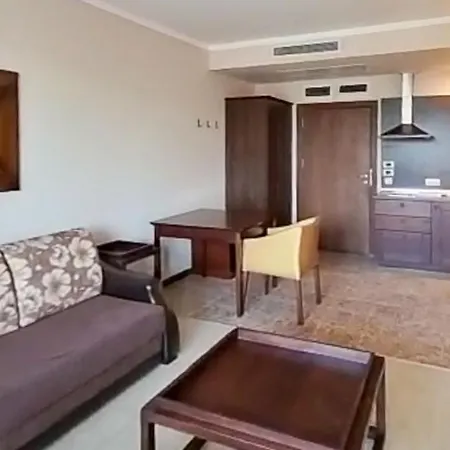 Royal Beach Apartman *