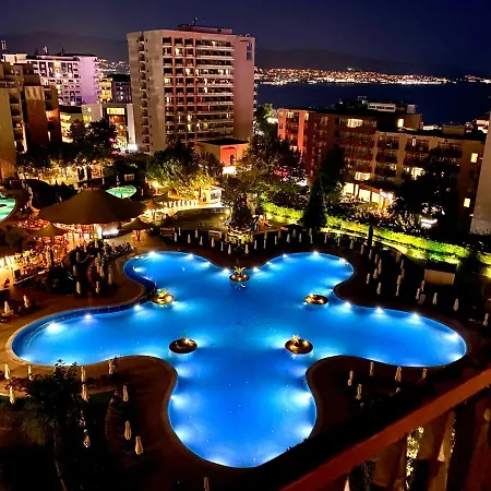 Royal Beach Lägenhet Slăntjev Brjag